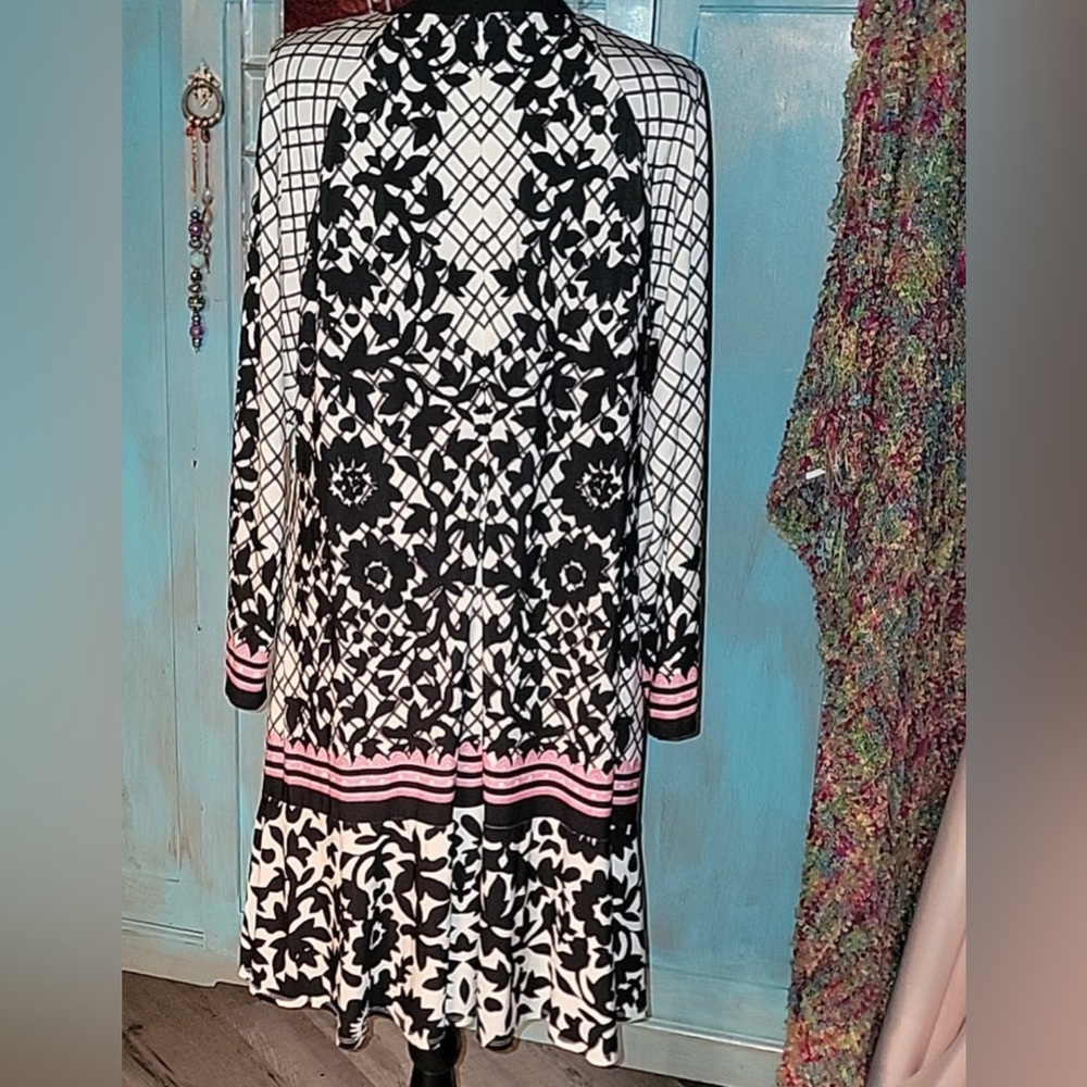 Eliza J Dress, Gorgeous Size 16W Eliza J Black,White and Pink long sleeved dress